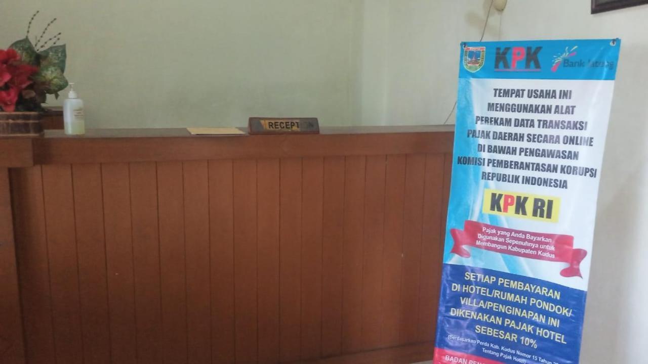 Hotel Metro Kudus Tanggulangin Экстерьер фото